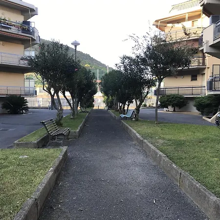 I Pini Marittimi By World Apartamento Pietra Ligure